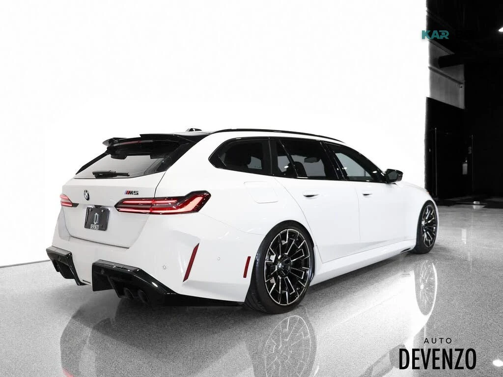 BMW M5 Touring * Bowers & Wilkins* АвтоКредит* (ЦЕНА ДО Б, снимка 3 - Автомобили и джипове - 56089569