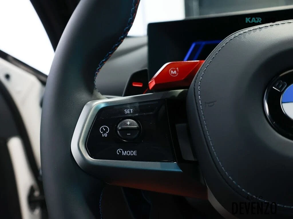 BMW M5 Touring * Bowers & Wilkins* АвтоКредит* (ЦЕНА ДО Б, снимка 16 - Автомобили и джипове - 56089569