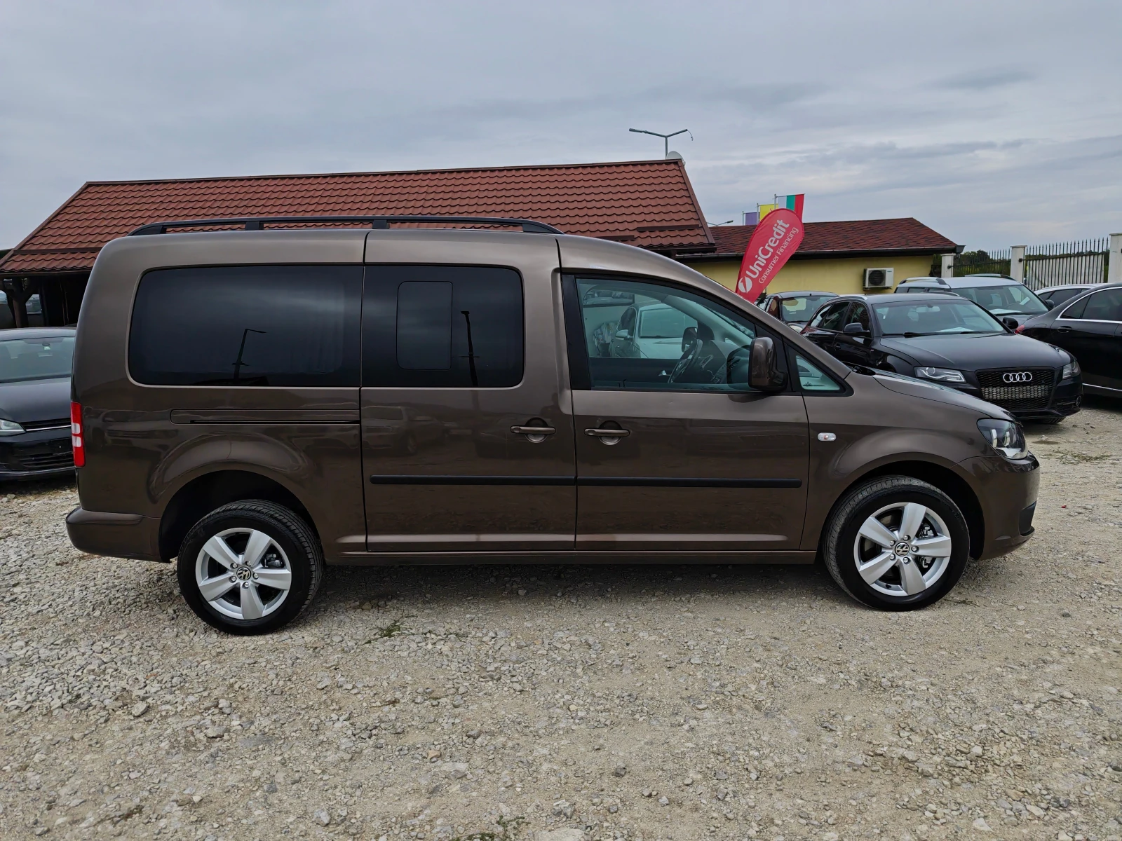VW Caddy 2.0 дизел 4х4 Автомат, снимка 4 - Автомобили и джипове - 56230689
