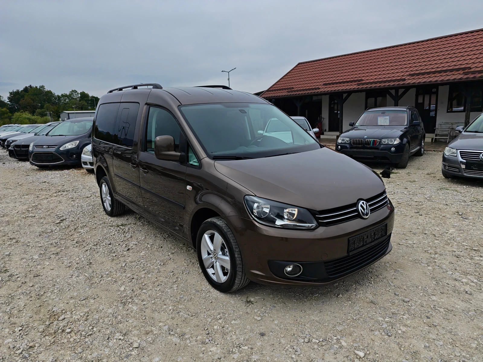 VW Caddy 2.0 дизел 4х4 Автомат, снимка 3 - Автомобили и джипове - 56230689