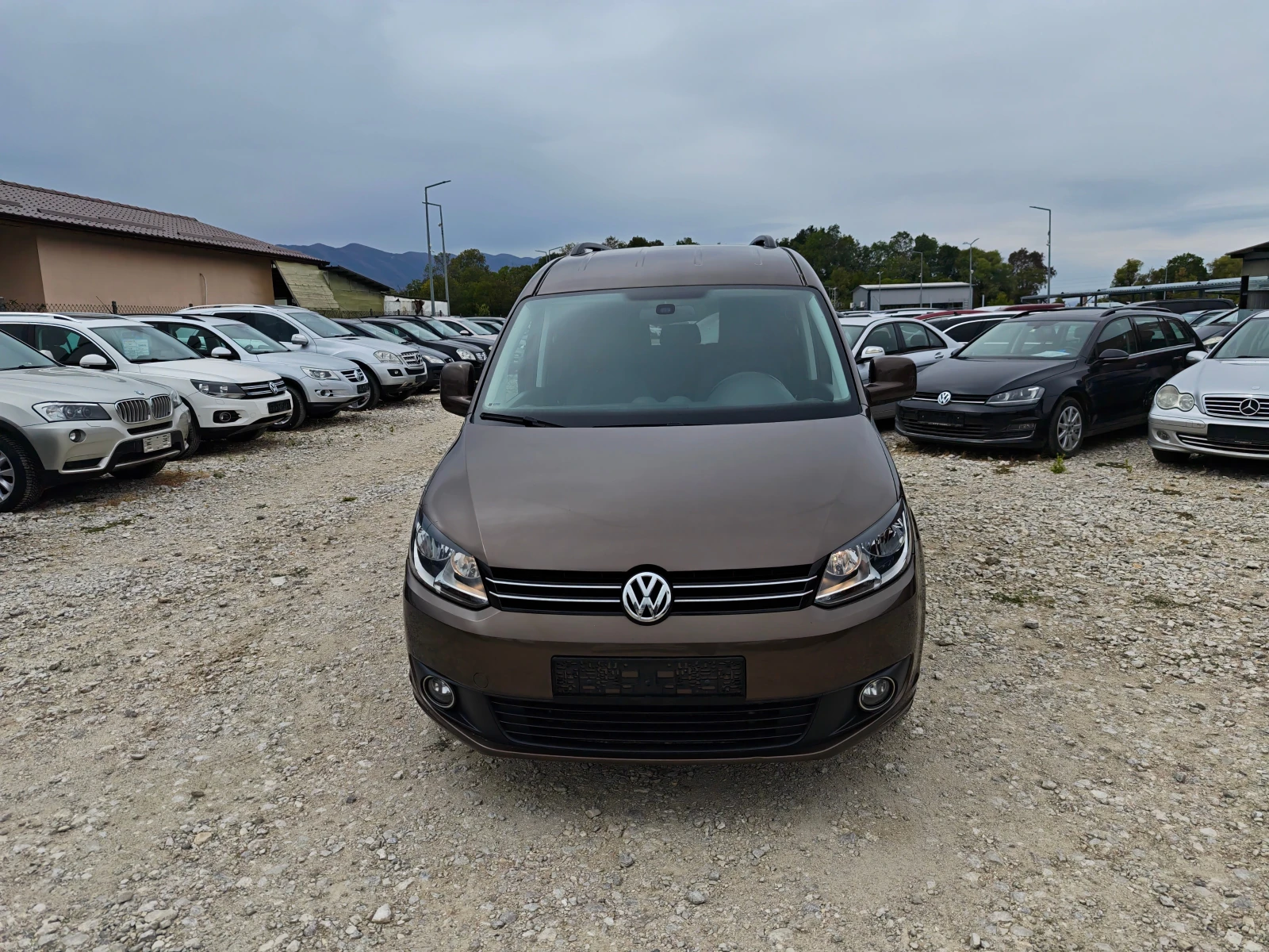 VW Caddy 2.0 дизел 4х4 Автомат, снимка 2 - Автомобили и джипове - 56230689
