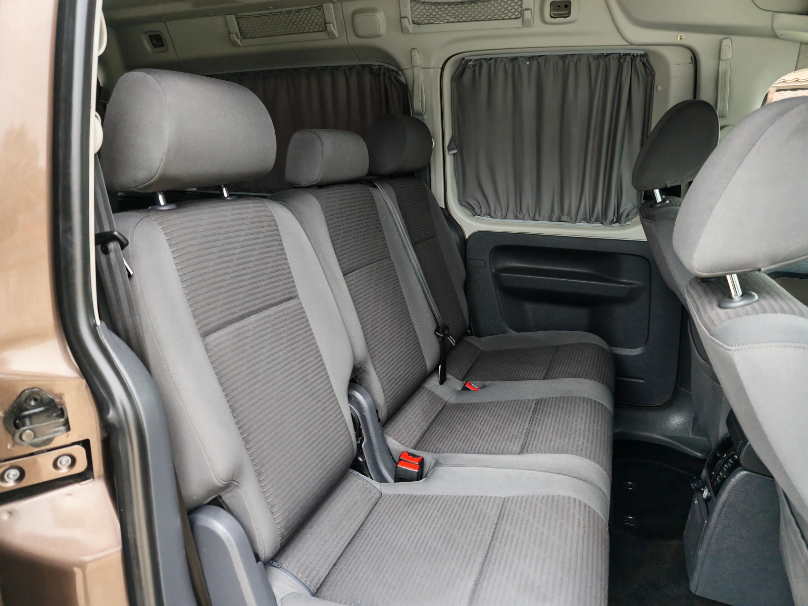 VW Caddy 2.0 дизел 4х4 Автомат, снимка 15 - Автомобили и джипове - 56230689