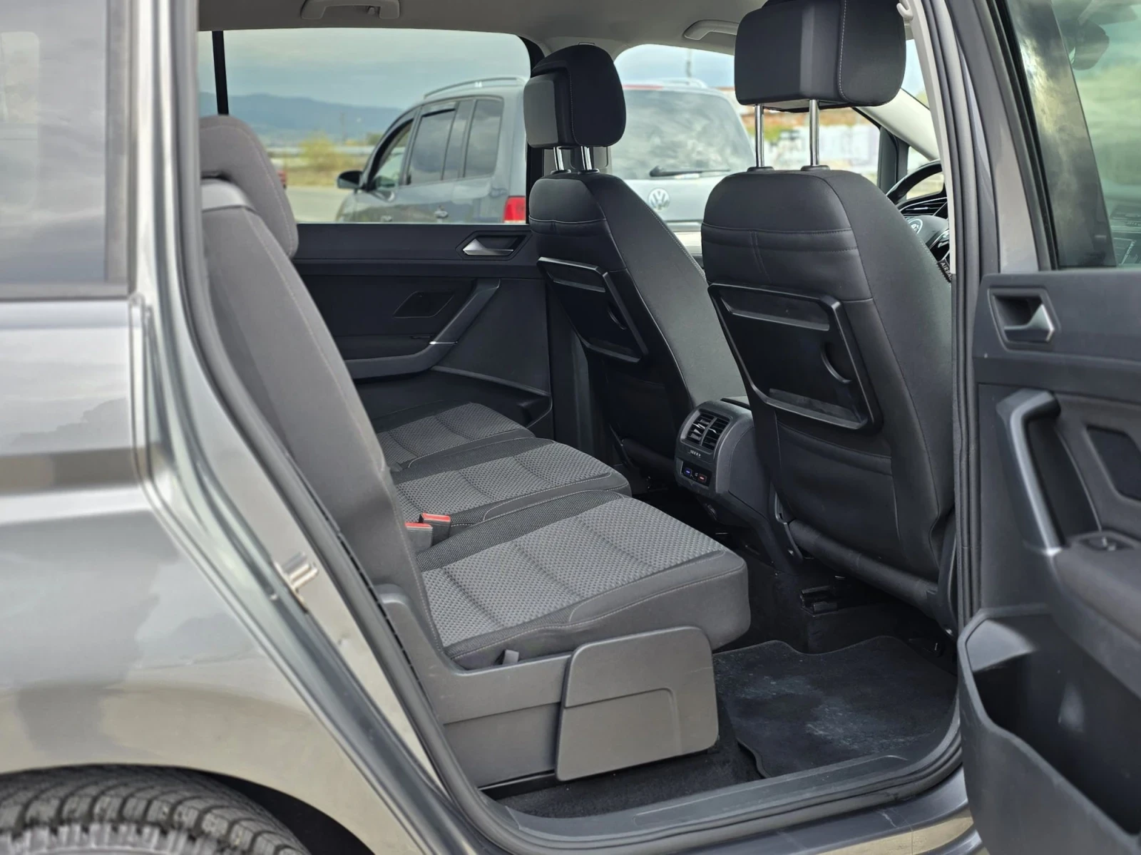 VW Touran 1.6tdi 110 k.c.  ��������� 7G | Mobile.bg � ����������� 11