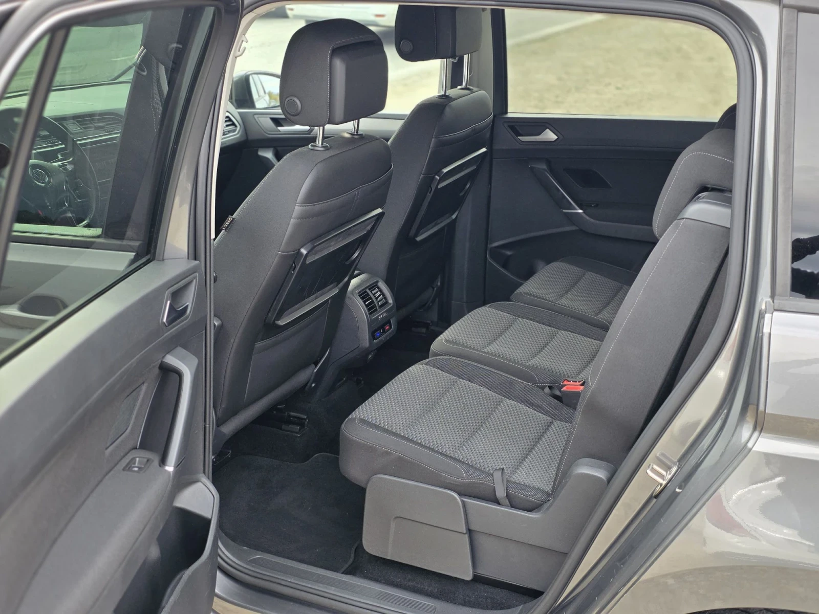 VW Touran 1.6tdi 110 k.c.  ��������� 7G | Mobile.bg � ����������� 9