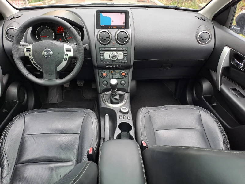 Nissan Qashqai 2.0i 7места Swiss , снимка 9 - Автомобили и джипове - 47310823