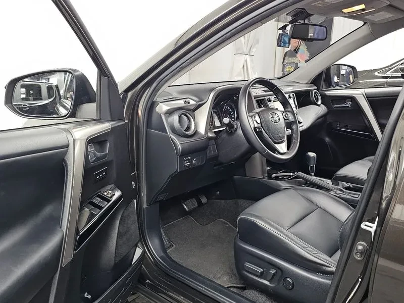 Toyota Rav4 2.5 2WD, снимка 10 - Автомобили и джипове - 55186160