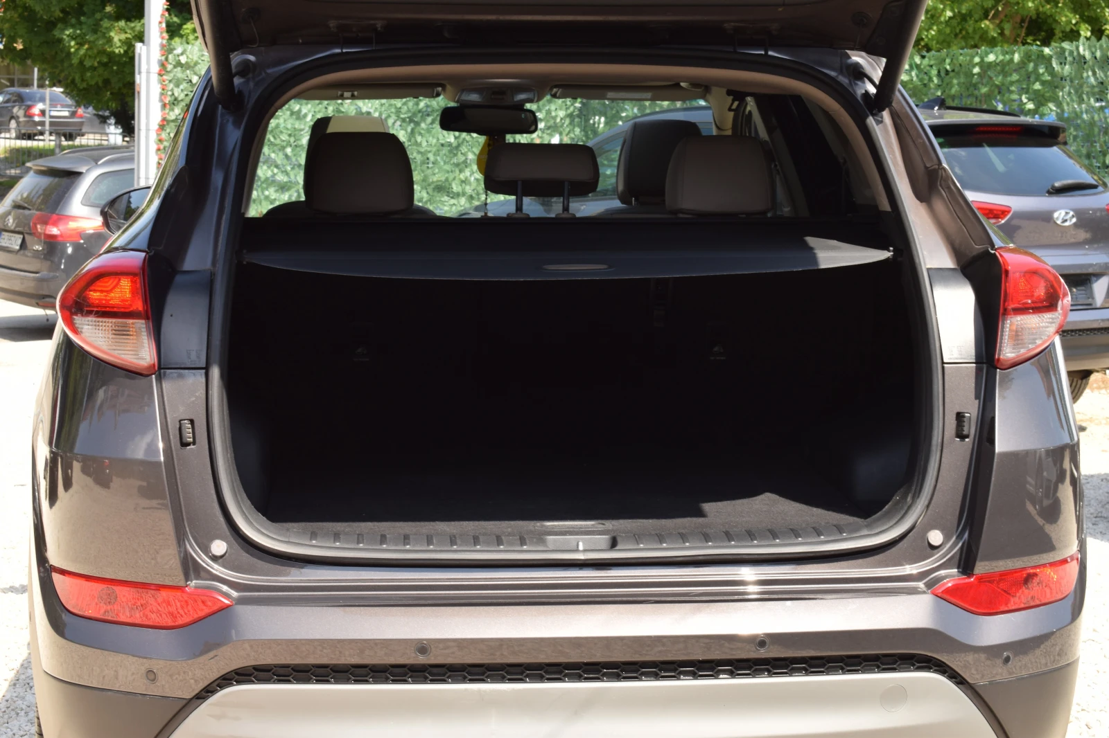 Hyundai Tucson, снимка 13 - Автомобили и джипове - 54621572