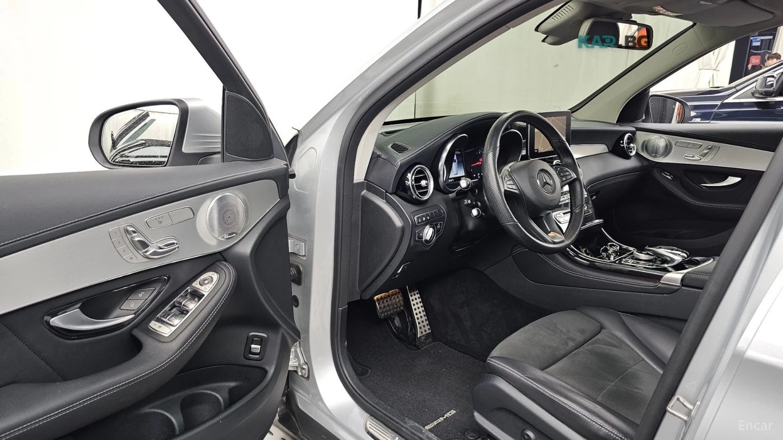 Mercedes-Benz GLC 300 4MATIC* AMG-LINE* 360CAM* BURMESTER* , снимка 5 - Автомобили и джипове - 54813492
