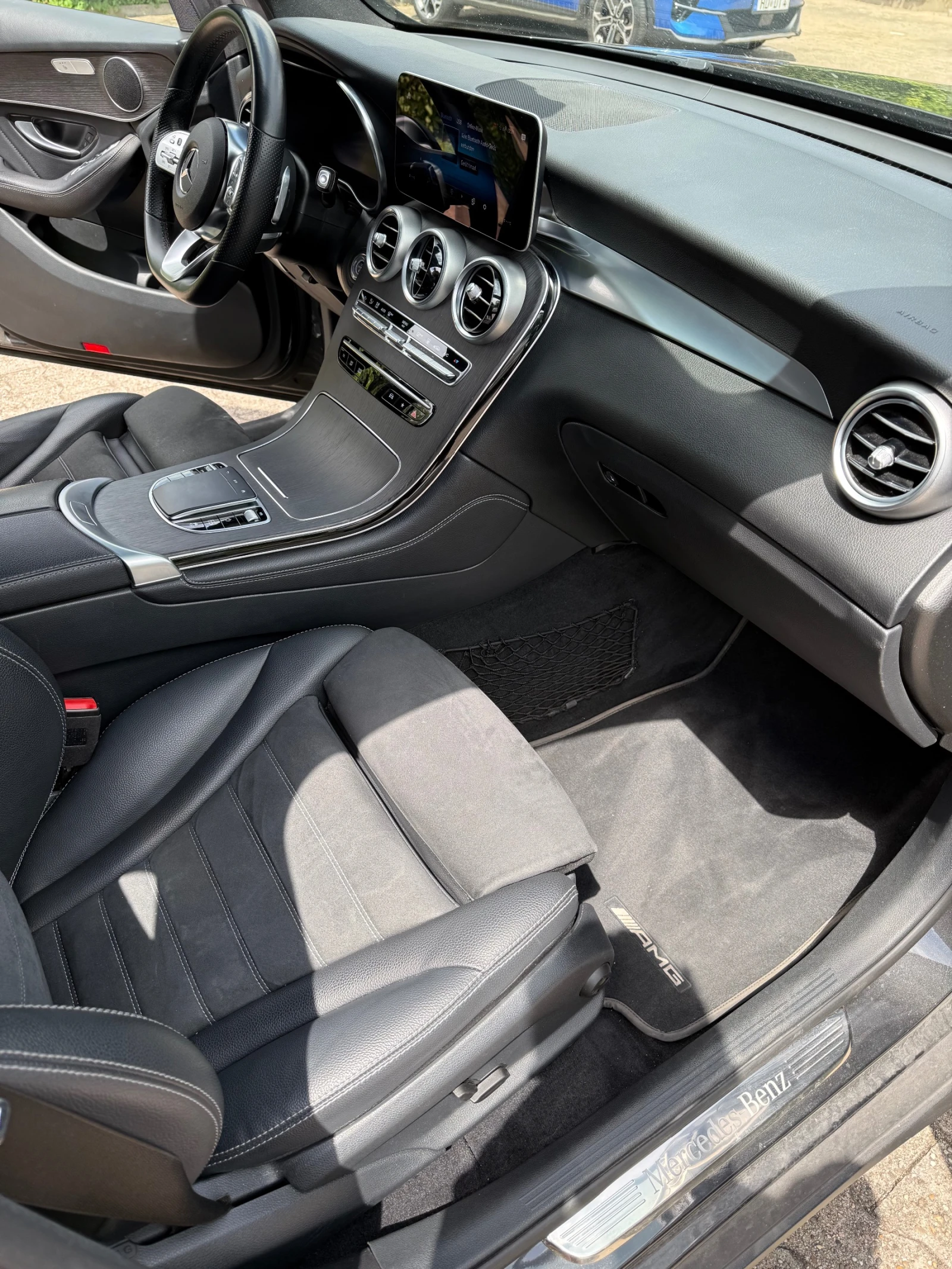 Mercedes-Benz GLC 300 d 4 Matic AMG Line, снимка 7 - Автомобили и джипове - 55244410