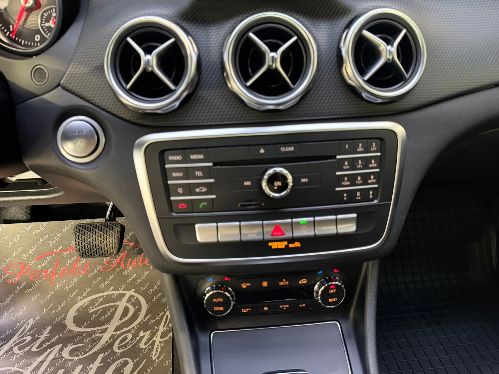 Mercedes-Benz GLA 200 d * КАМЕРА * , снимка 9 - Автомобили и джипове - 55681535