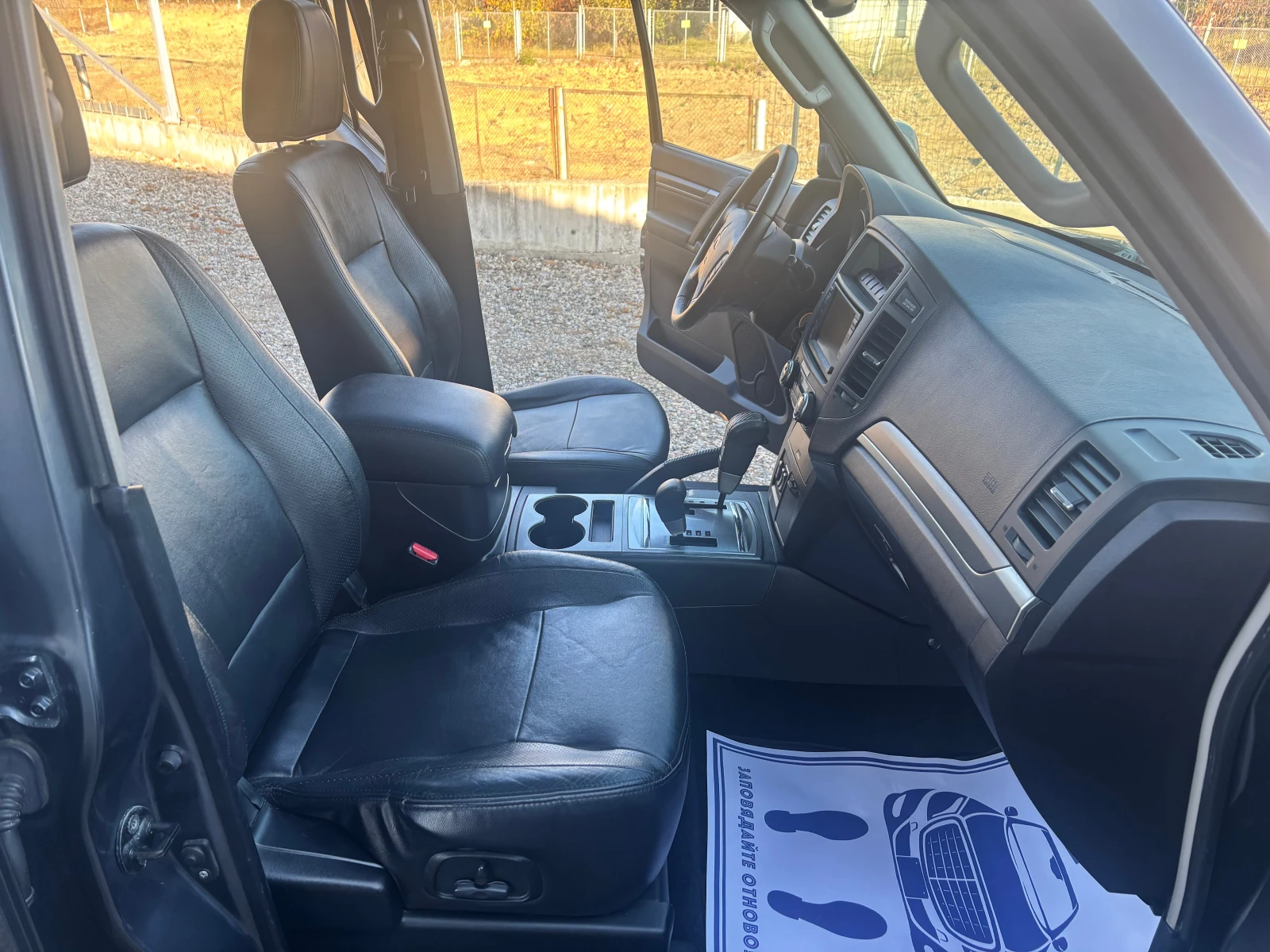 Mitsubishi Pajero 3.2 , снимка 13 - Автомобили и джипове - 56574573