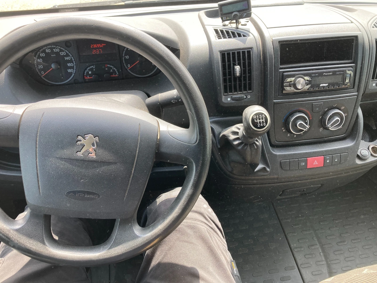 Peugeot Boxer 2.2 HDI KLIMA, снимка 6 - Бусове и автобуси - 54204580