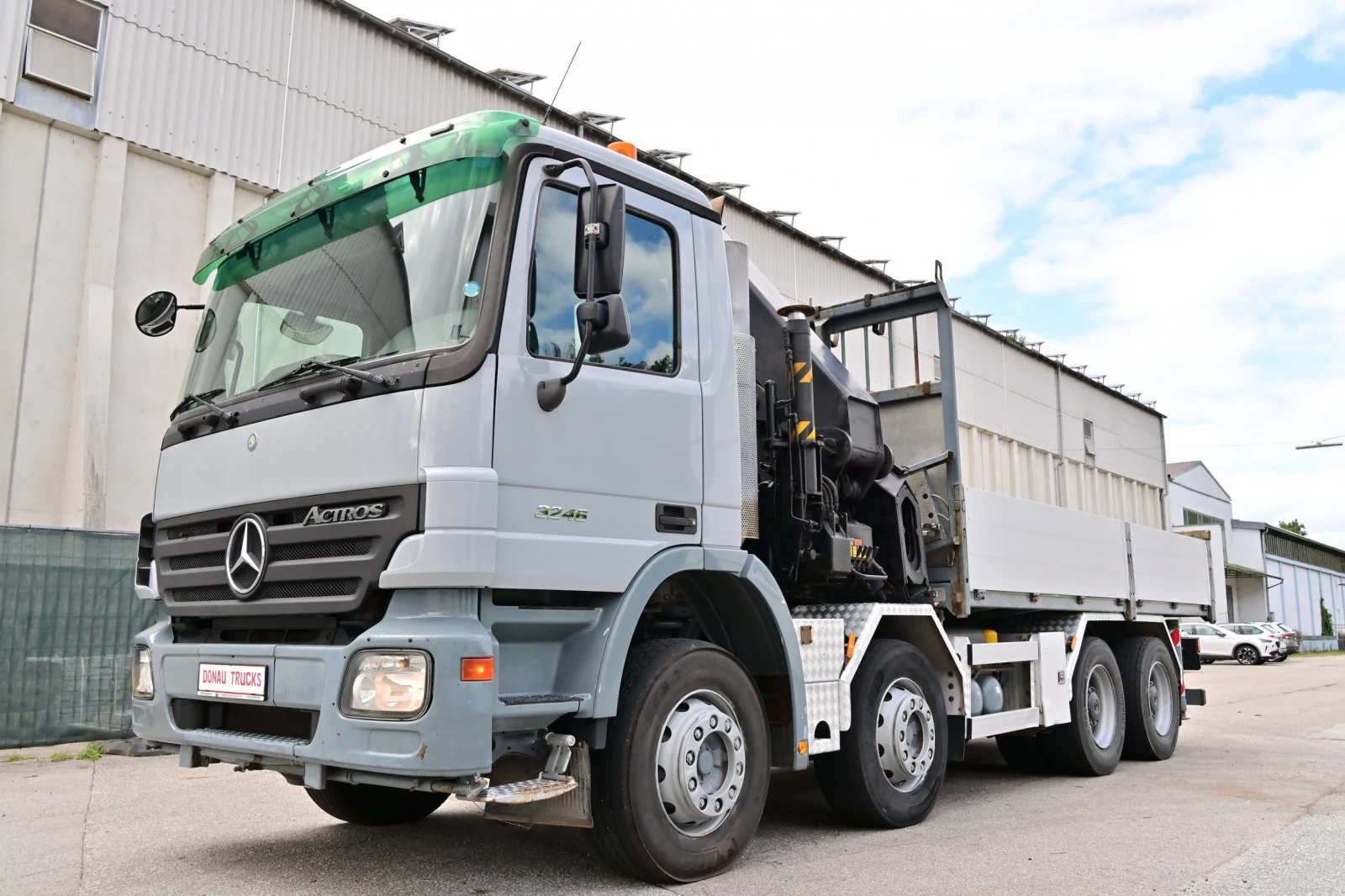 Mercedes-Benz Actros 3246