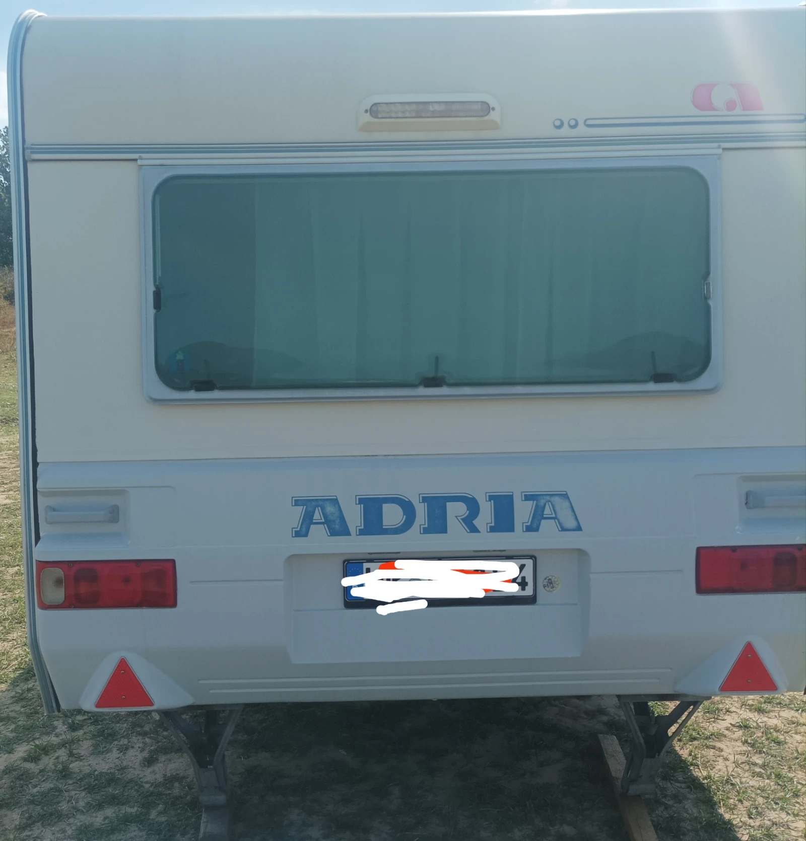 Каравана Adria Unica, снимка 13 - Каравани и кемпери - 56110431