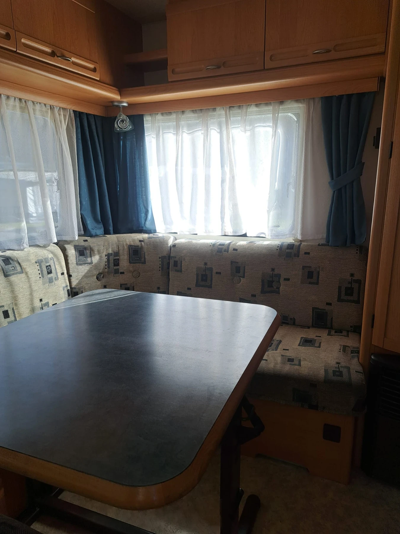 Каравана Adria Unica, снимка 11 - Каравани и кемпери - 55713697