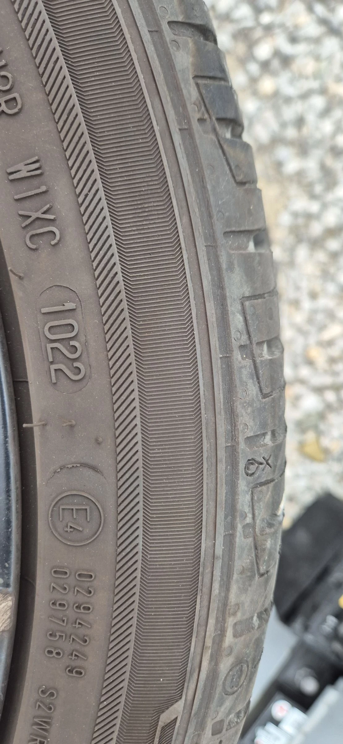    235/40R18 | Mobile.bg   4