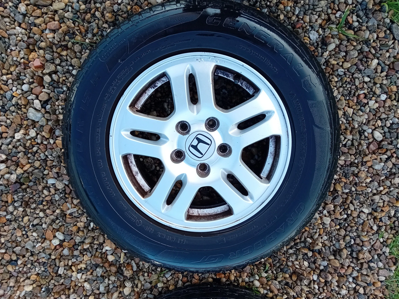    205/70R15  Honda Cr-v | Mobile.bg   3