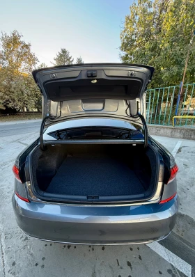 VW Passat Sedan, снимка 10