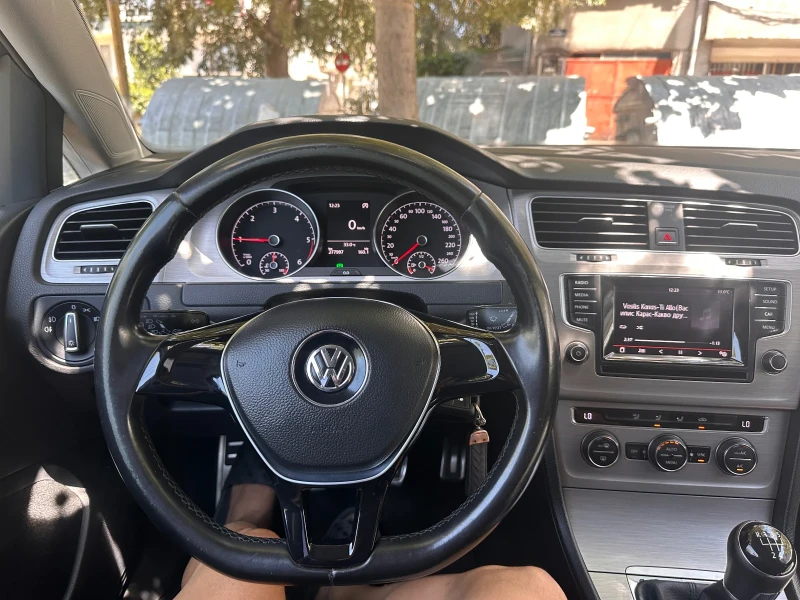 VW Golf 1.6, снимка 14 - Автомобили и джипове - 47598363