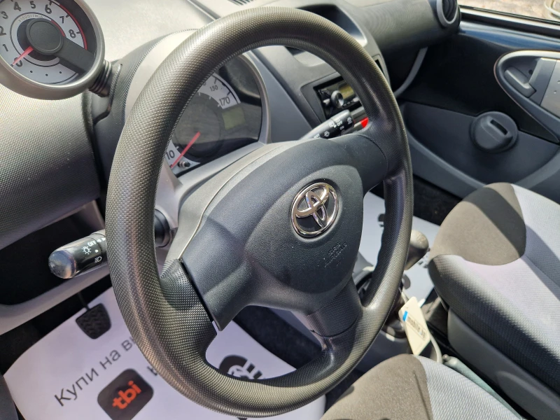 Toyota Aygo 1.0VVTI, снимка 12 - Автомобили и джипове - 46953961