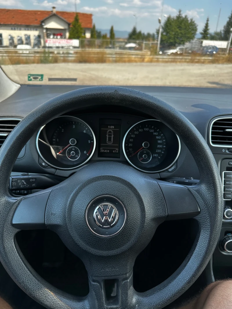 VW Golf 1.6TDI, снимка 13 - Автомобили и джипове - 47048198