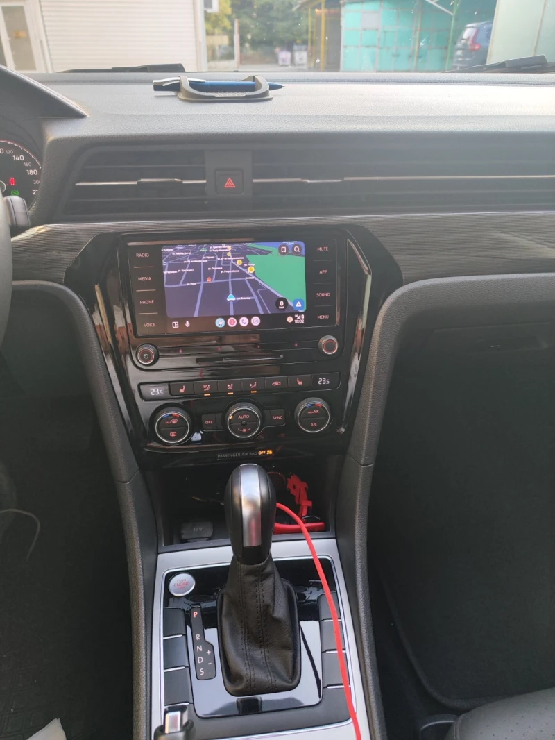 VW Passat Sedan, снимка 6 - Автомобили и джипове - 48300865