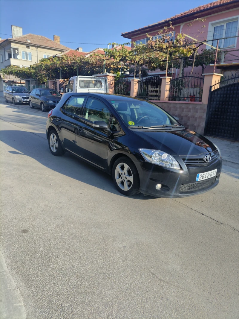 Toyota Auris 2.0 D4D ШЕСТ СКОРОСТИ, снимка 2 - Автомобили и джипове - 48370834