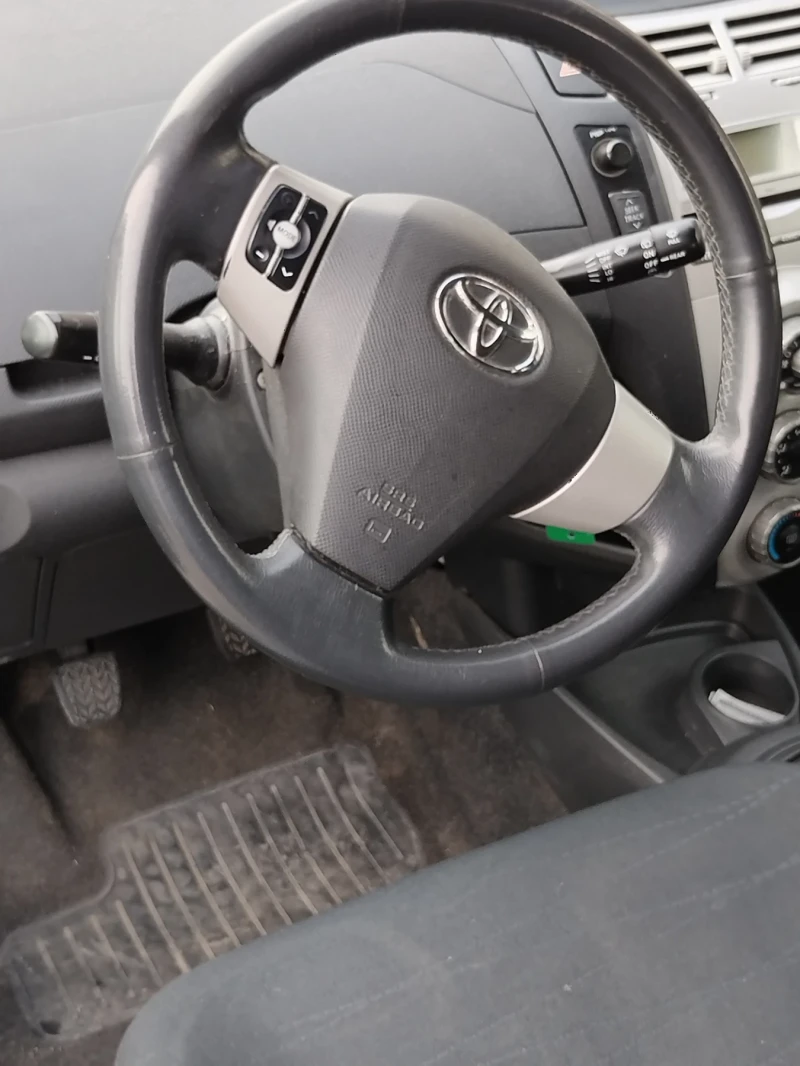 Toyota Yaris, снимка 8 - Автомобили и джипове - 48550100