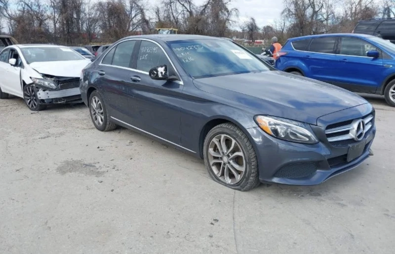 Mercedes-Benz C 300, снимка 2 - Автомобили и джипове - 48960252