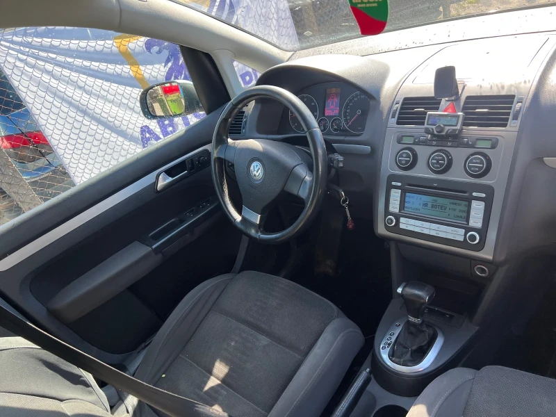 VW Touran 2.0 tdi 170 кс, снимка 4 - Автомобили и джипове - 49624716
