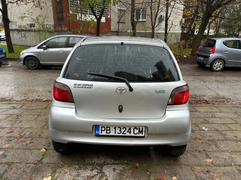 Toyota Yaris 1.0VVTI, снимка 2 - Автомобили и джипове - 52581325
