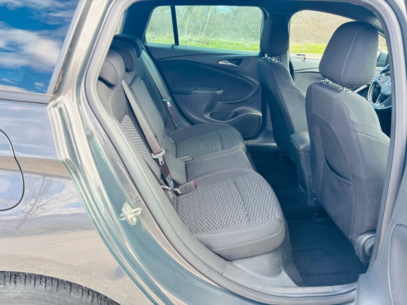 Opel Astra 1.4-125k.s, снимка 11 - Автомобили и джипове - 53590364