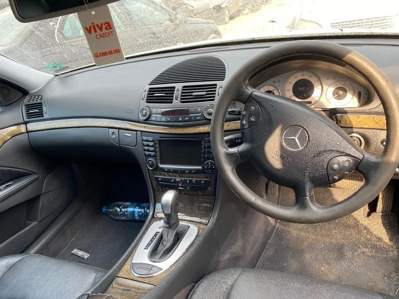 Mercedes-Benz E 320 Редови Двигател, снимка 7 - Автомобили и джипове - 29813675