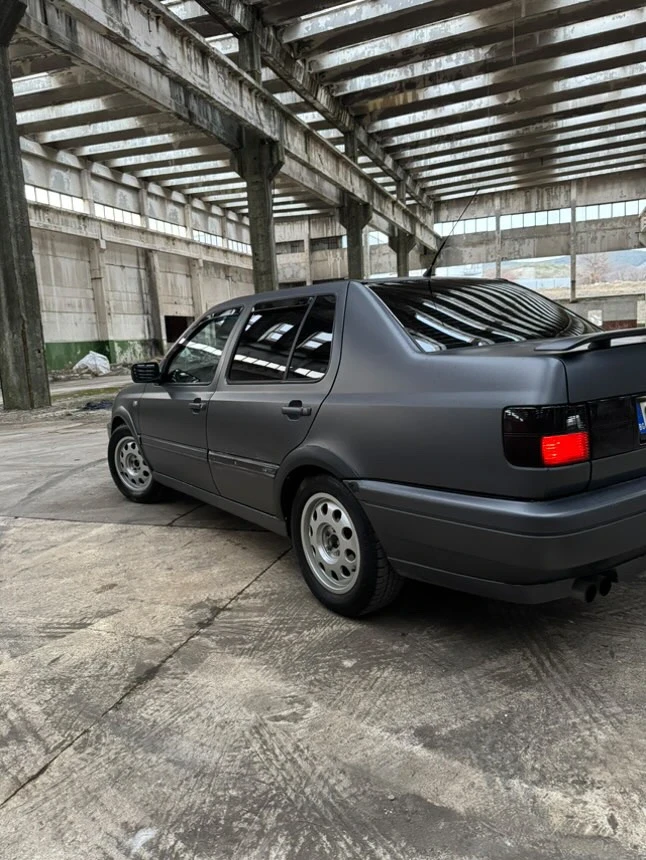 VW Vento 2.0-115  - изображение 2