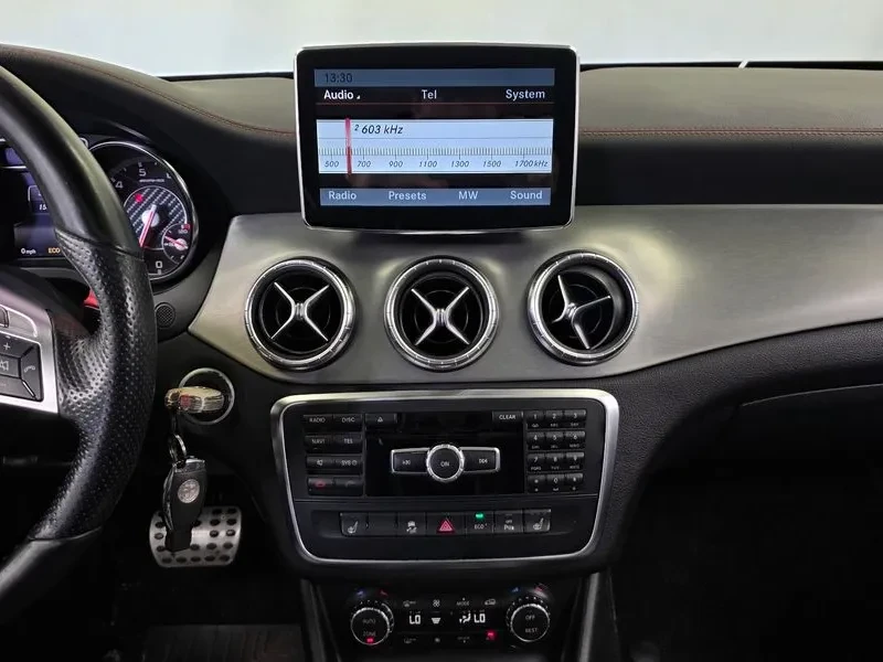 Mercedes-Benz CLA 45 AMG 4Matic, снимка 14 - Автомобили и джипове - 56085074