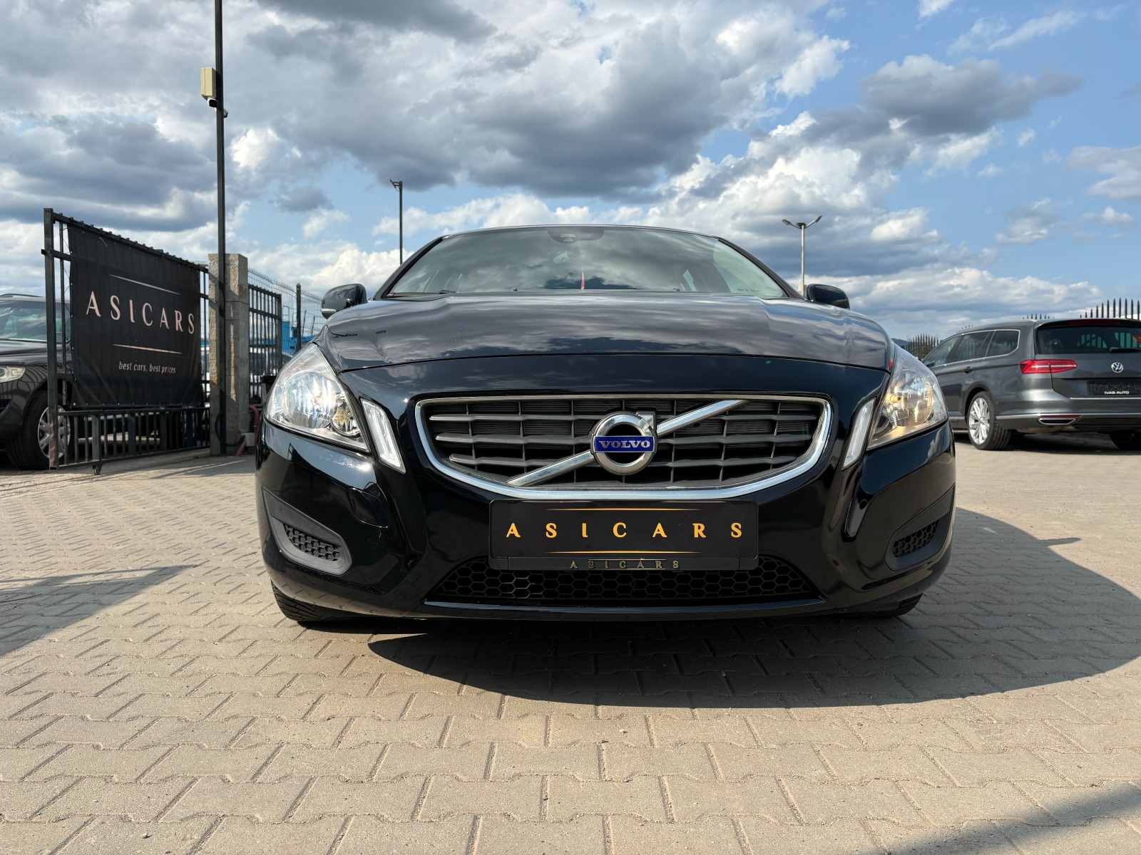 Volvo V60 1.6D AUTOMATIC EURO 5B - изображение 8