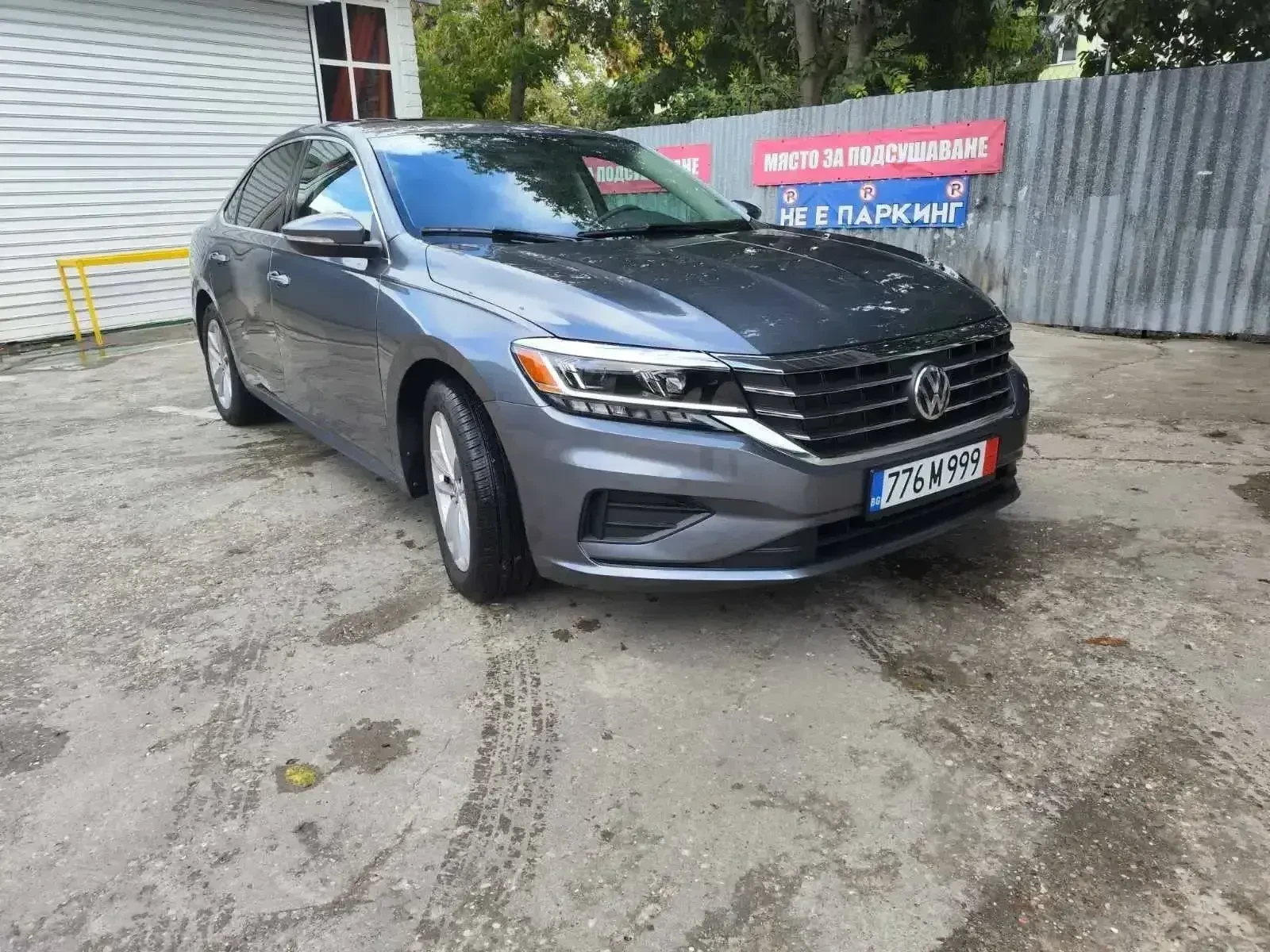 VW Passat Sedan