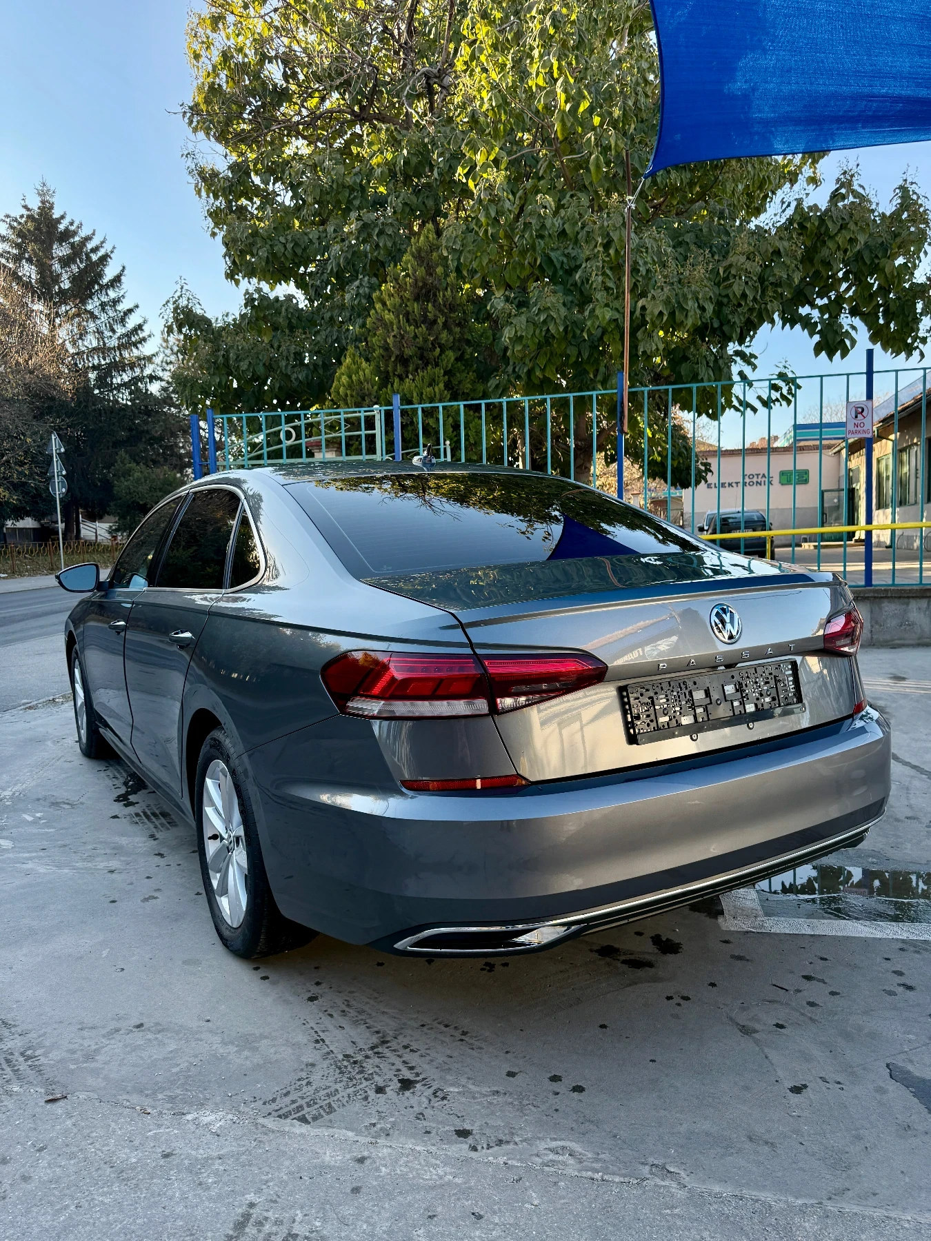 VW Passat Sedan - изображение 7