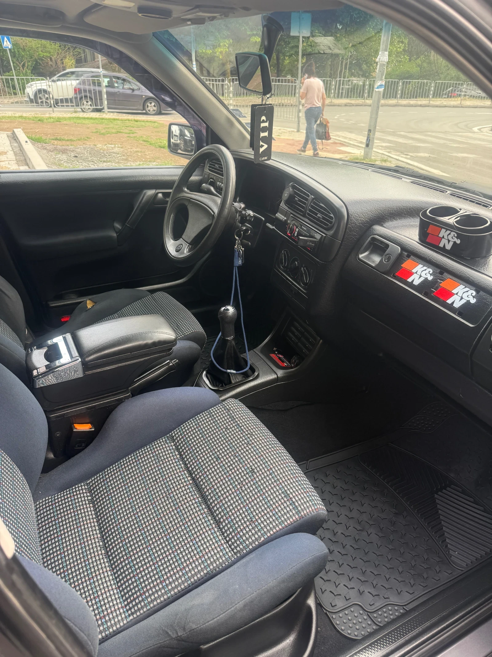 VW Vento 2.0-115  - изображение 7