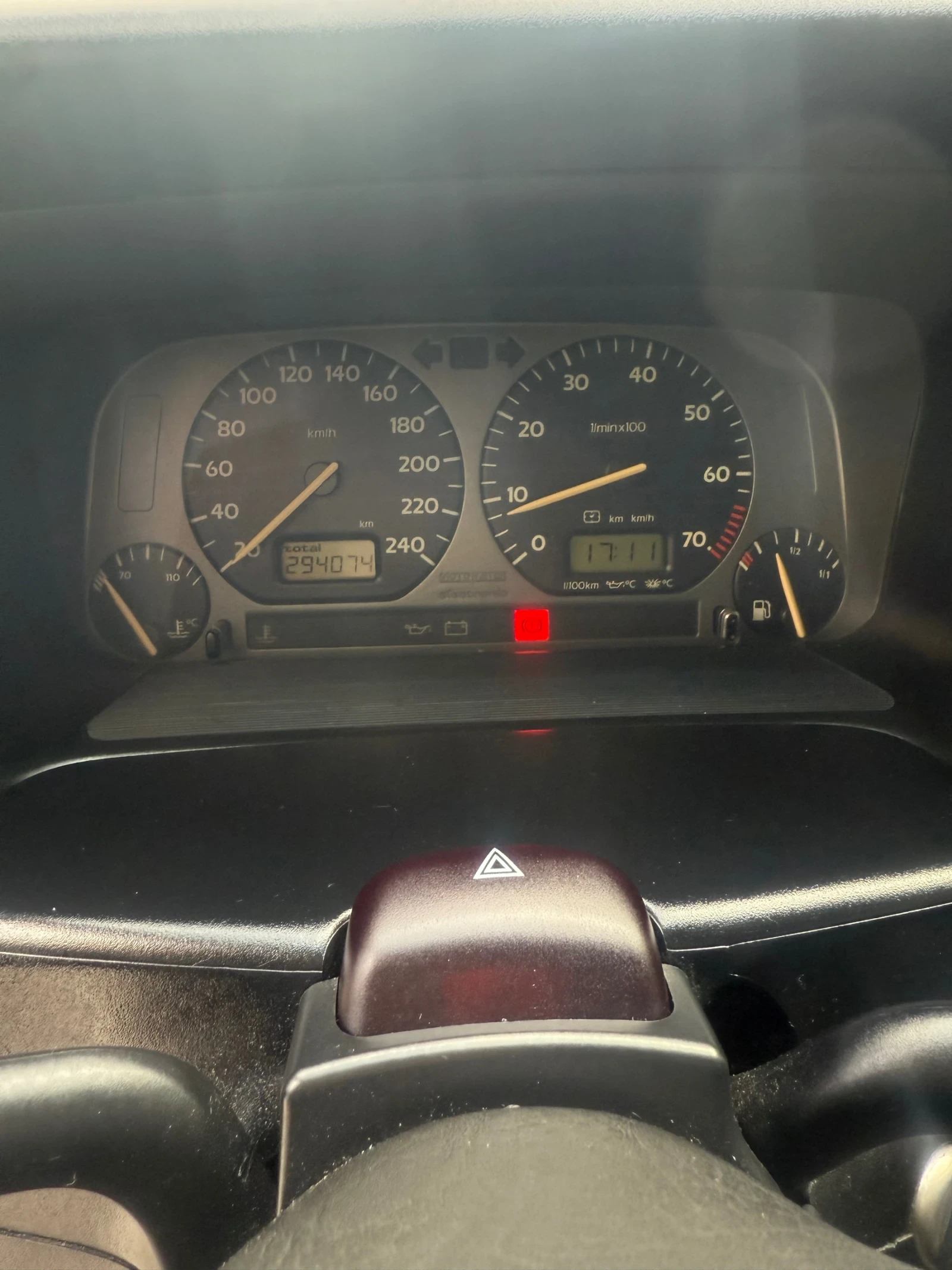 VW Vento 2.0-115  - изображение 8