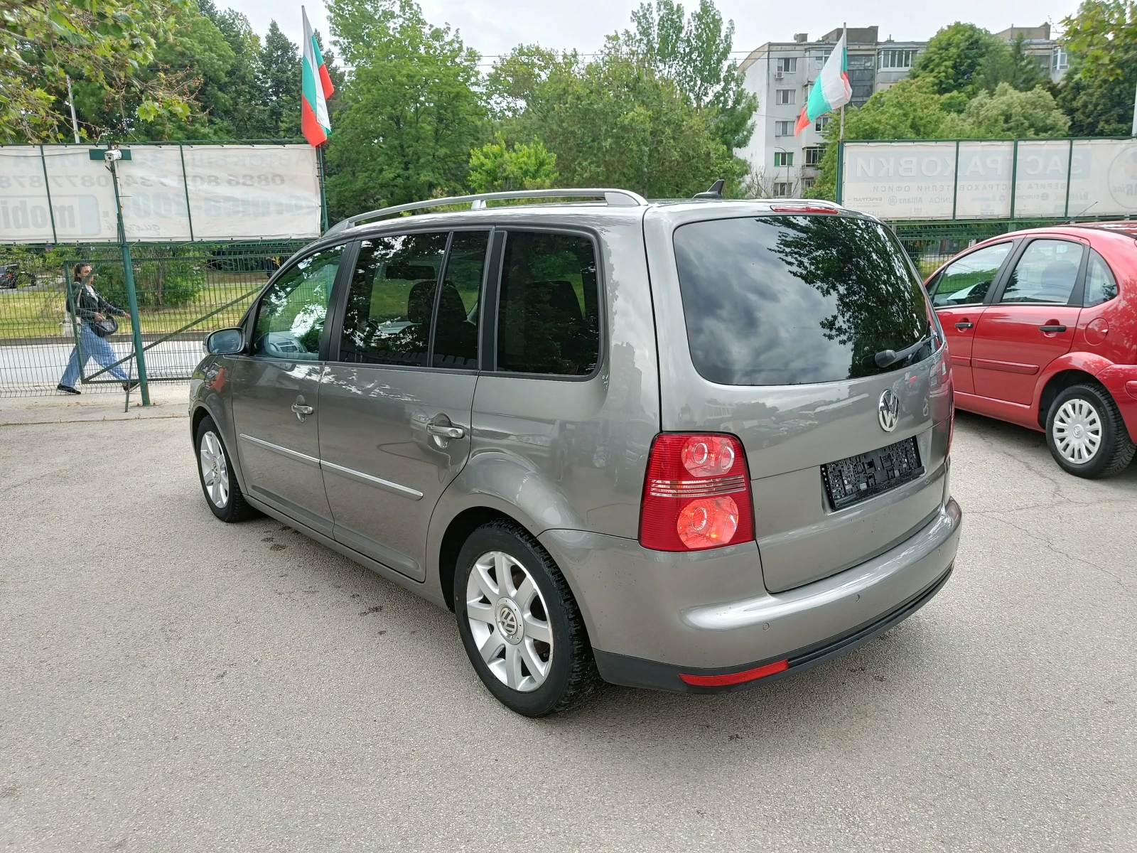 VW Touran 2.0 BARTER 170 - изображение 7