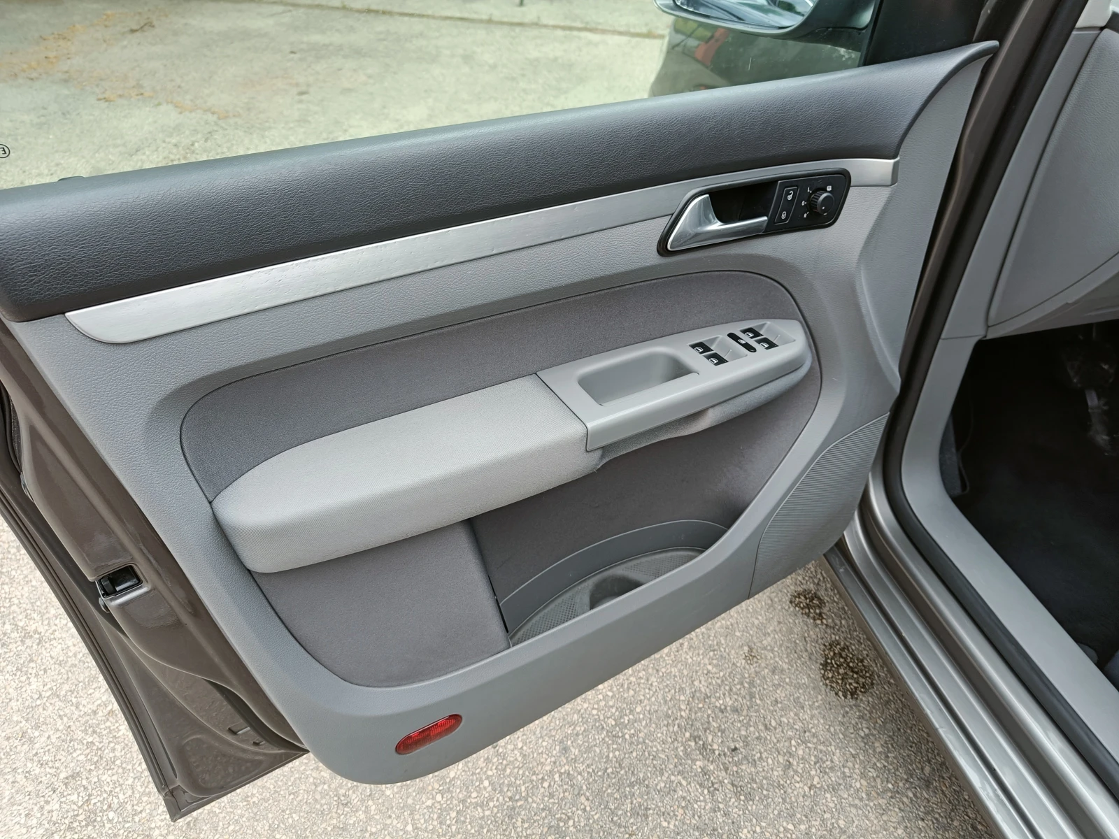 VW Touran 2.0 BARTER 170 - изображение 10