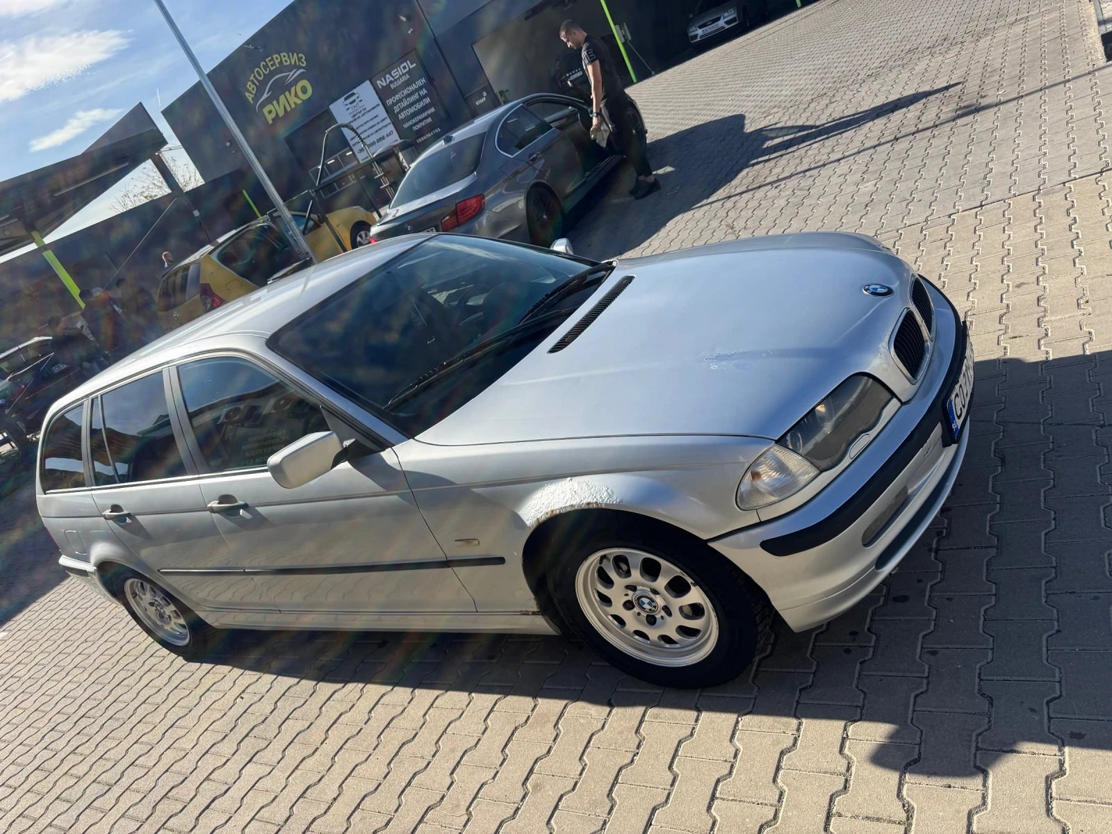 BMW 320  - изображение 2