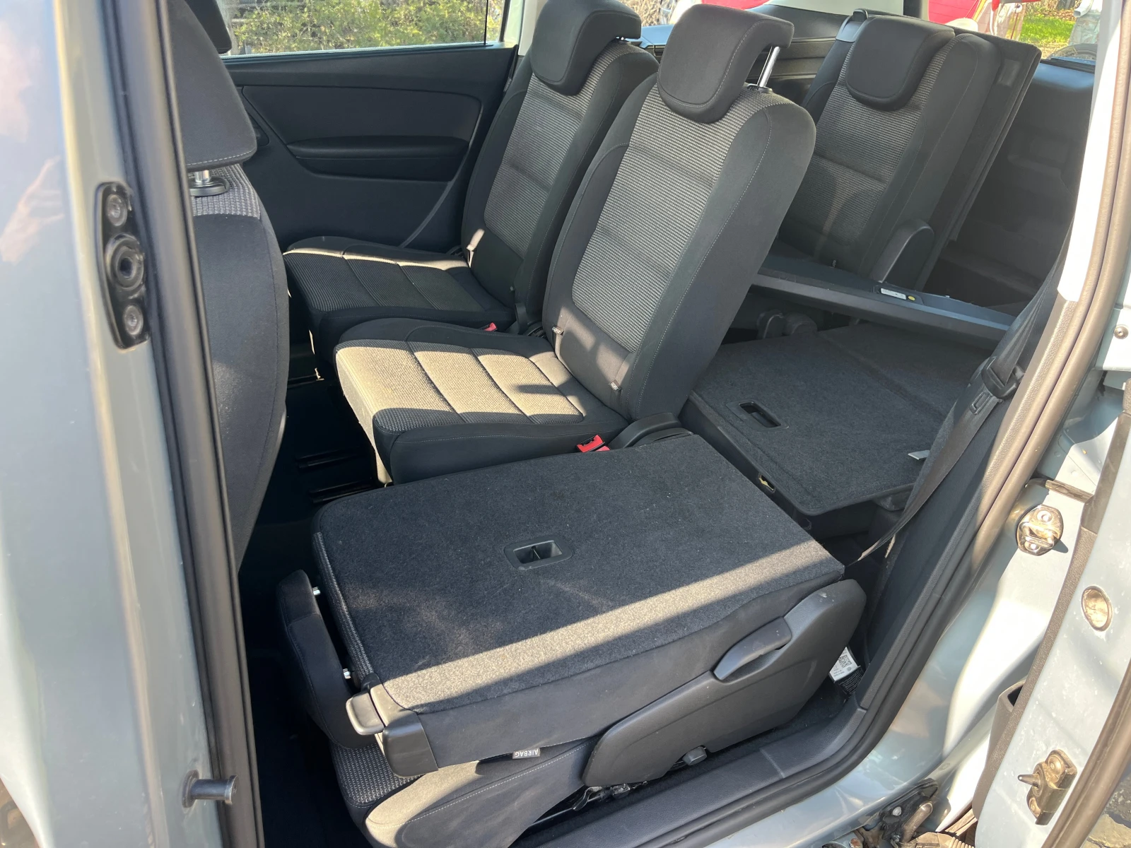 VW Sharan 2.0 TDI 7 места - изображение 9