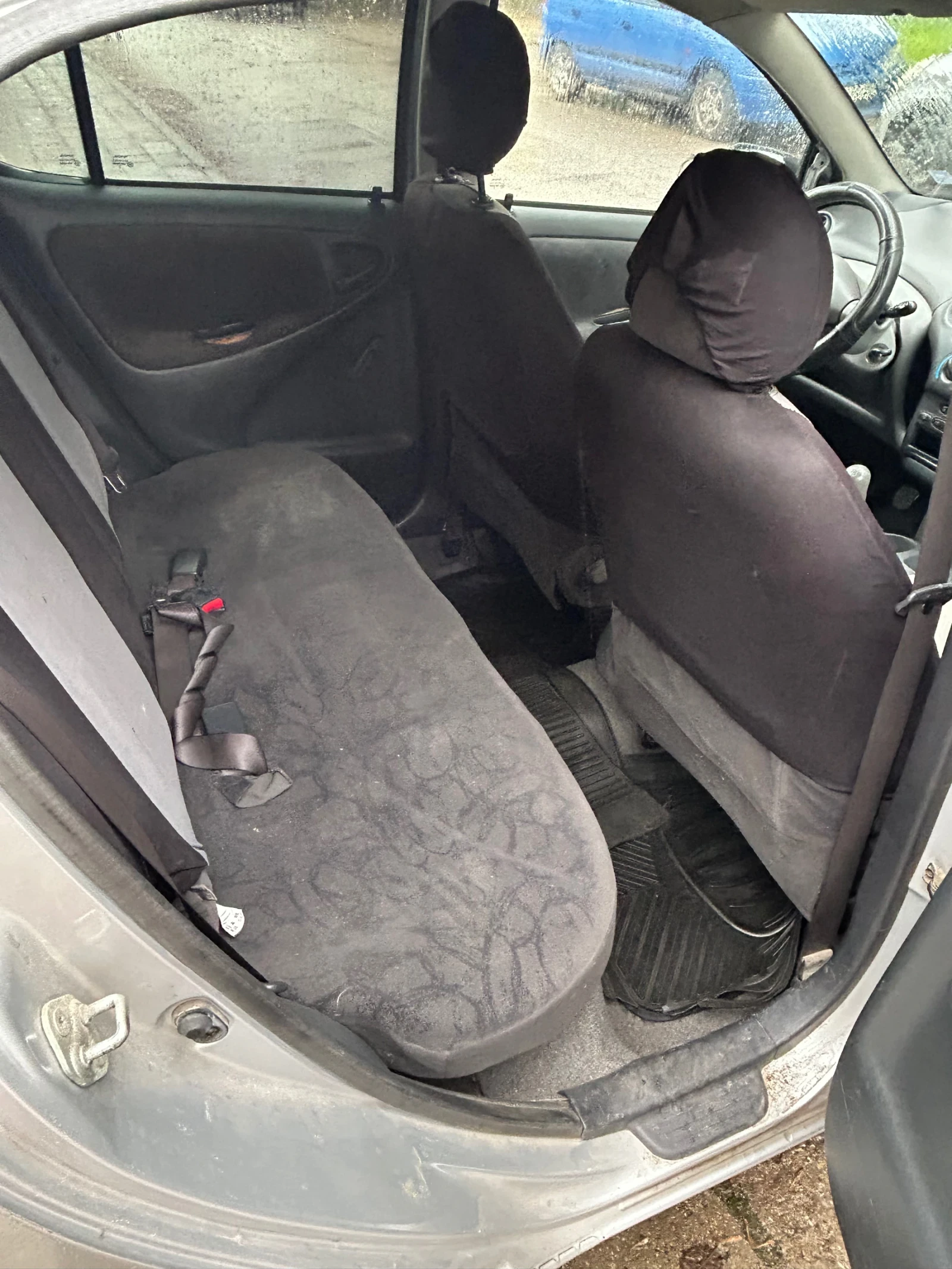 Toyota Yaris 1.0VVTI - изображение 6