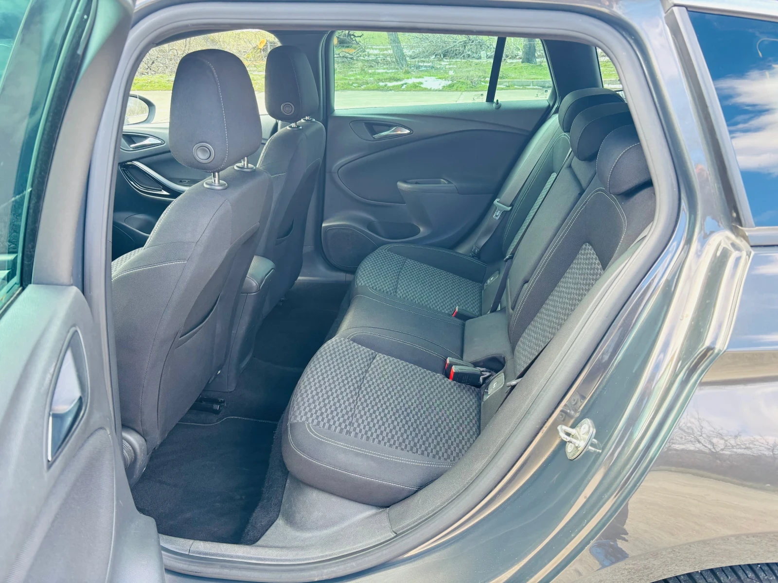 Opel Astra 1.4-125k.s, снимка 10 - Автомобили и джипове - 53590364