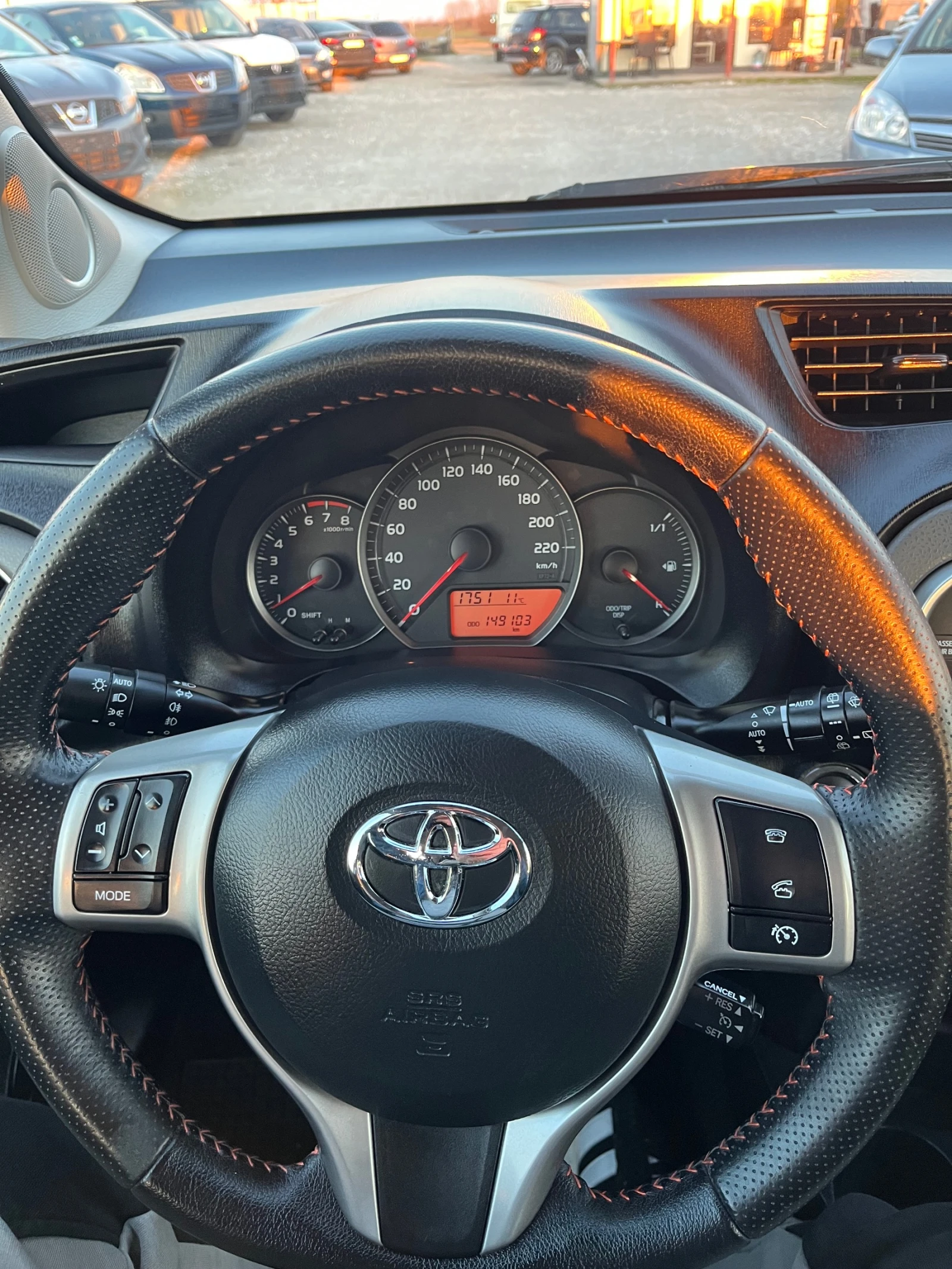 Toyota Yaris 1.33 ������ | Mobile.bg � ����������� 12