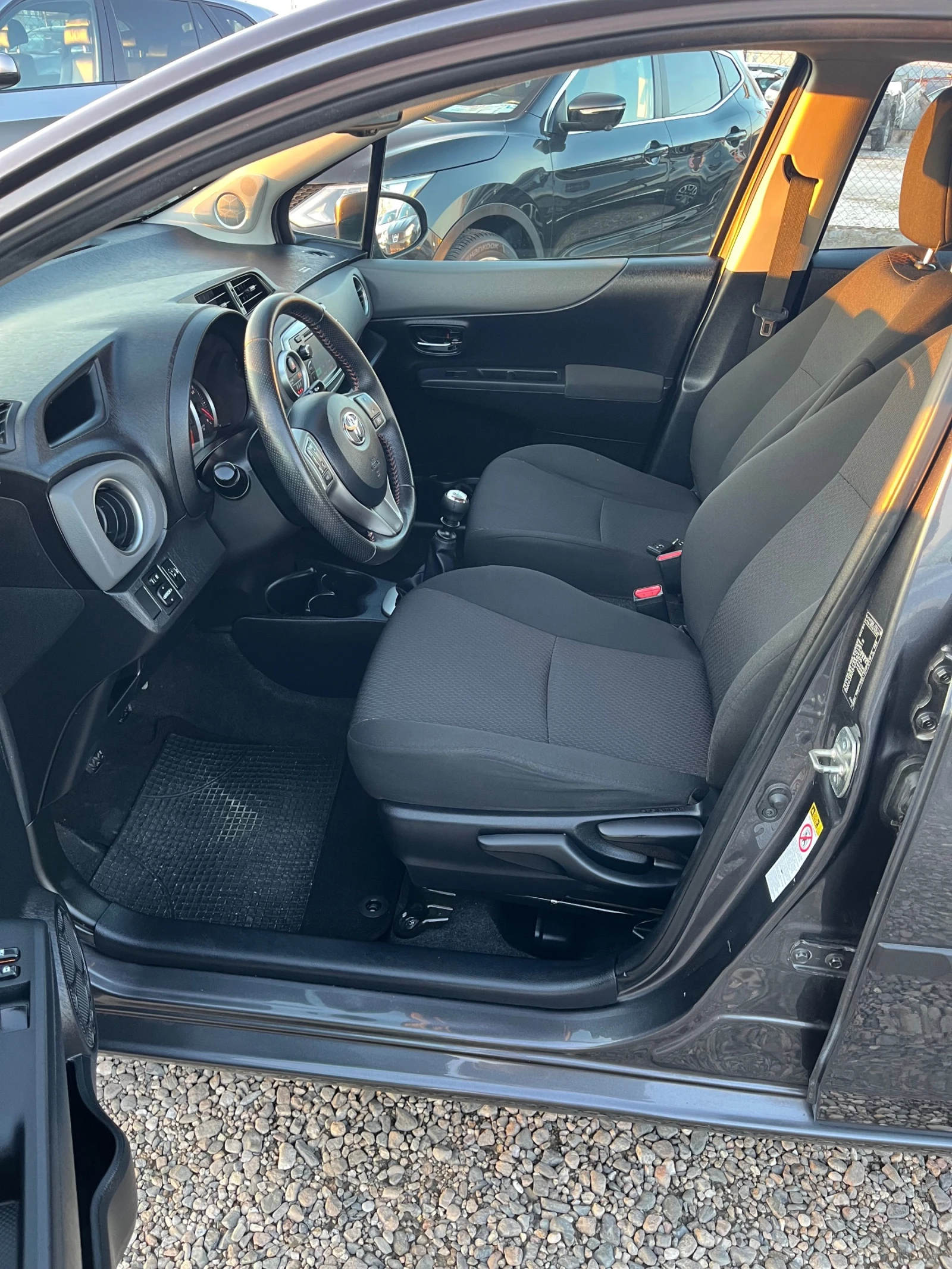 Toyota Yaris 1.33 ������ | Mobile.bg � ����������� 6