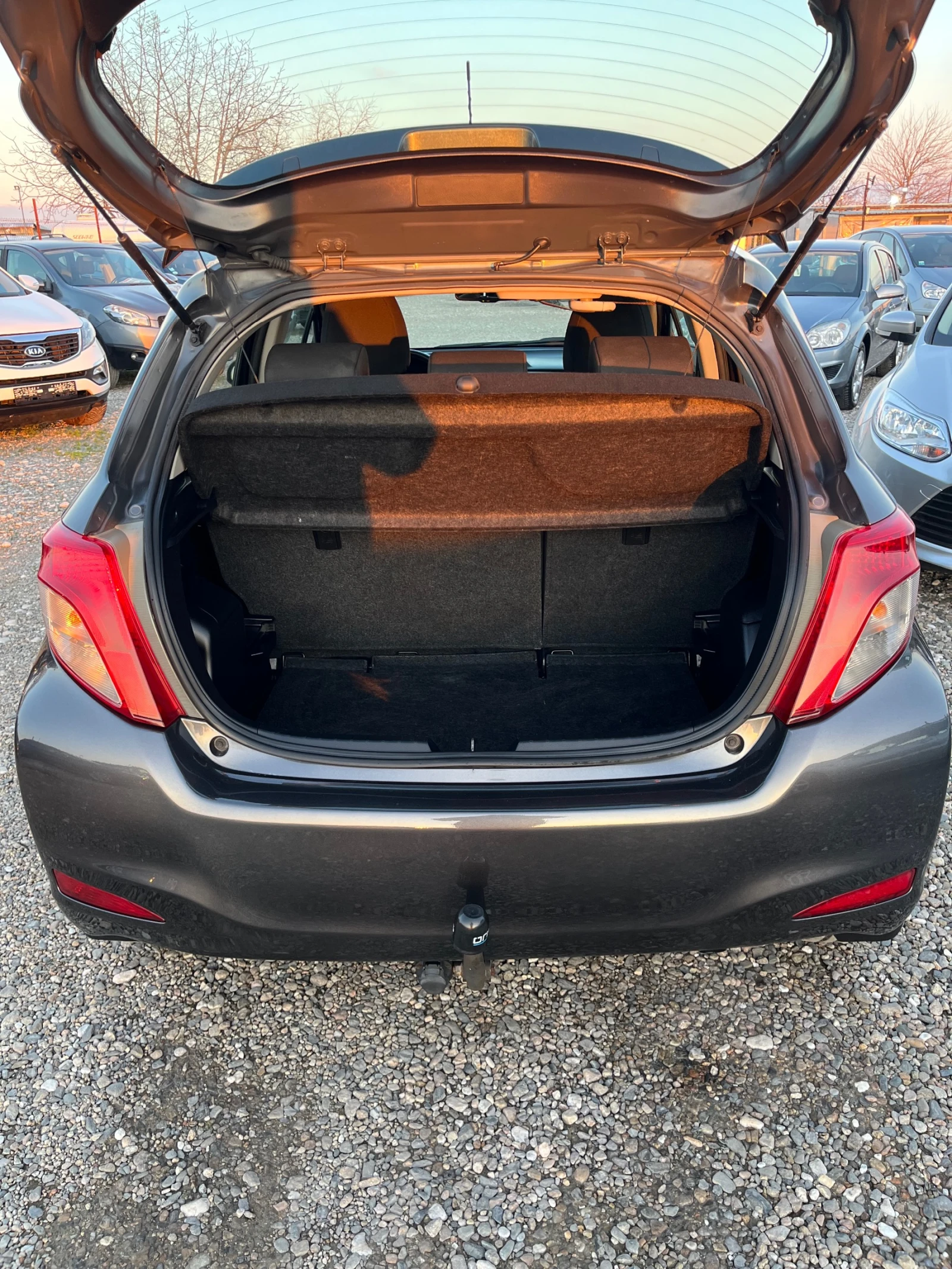 Toyota Yaris 1.33 ������ | Mobile.bg � ����������� 13