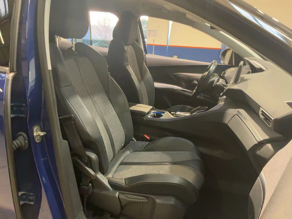 Peugeot 3008 1.2 PureTech, снимка 9 - Автомобили и джипове - 53734334